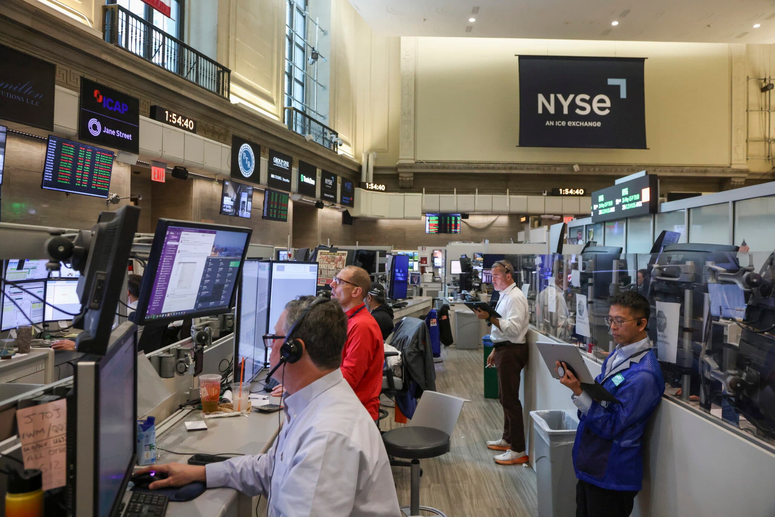Wall Street reacts to global tensions