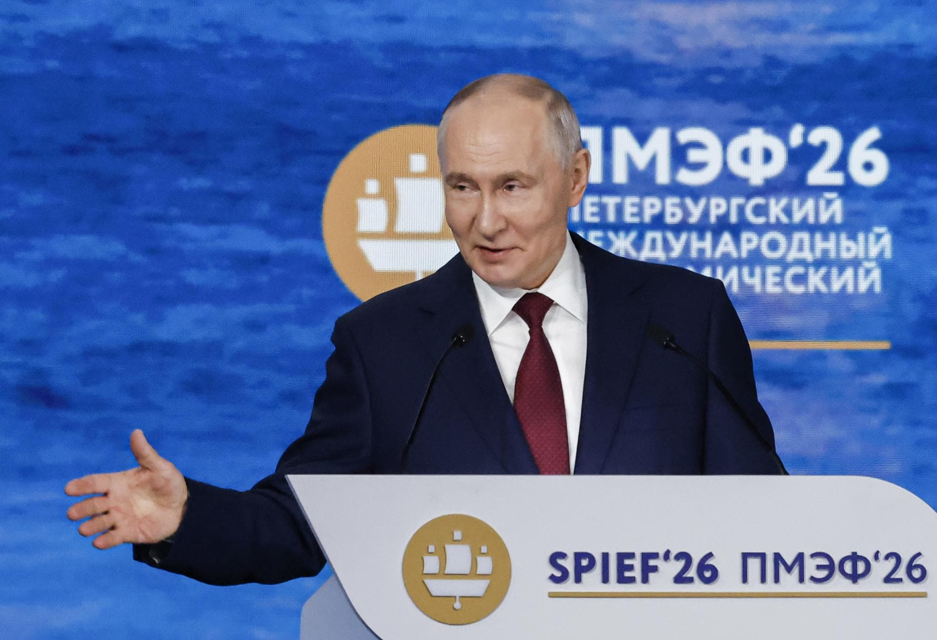 Putin jokes that Trump “educated” Zelensky on his manners and dressing like Rambo