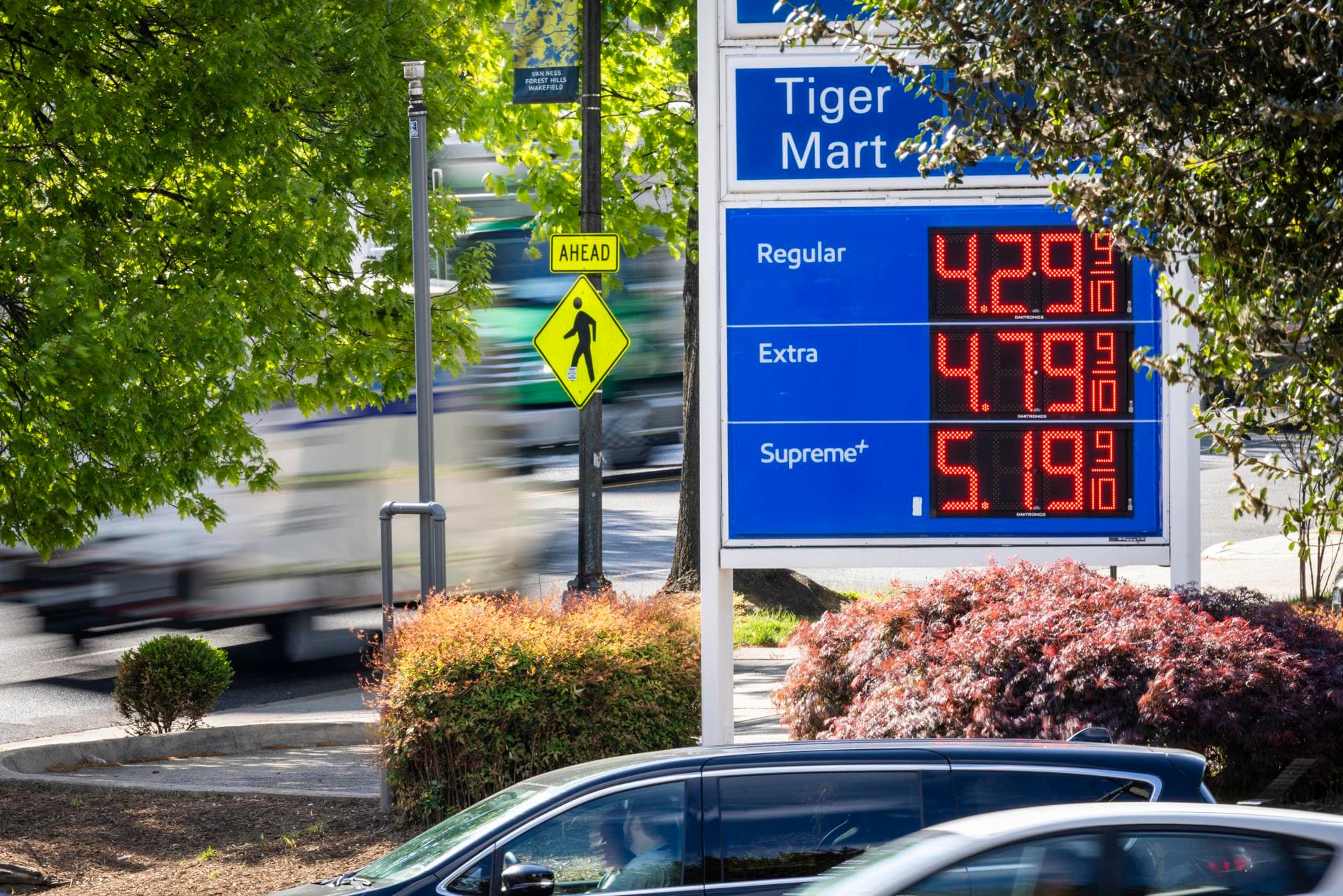 WTI Crude Spikes 7% as Iran Suspends U.S. Peace Talks and Threatens to Close Strait of Hormuz