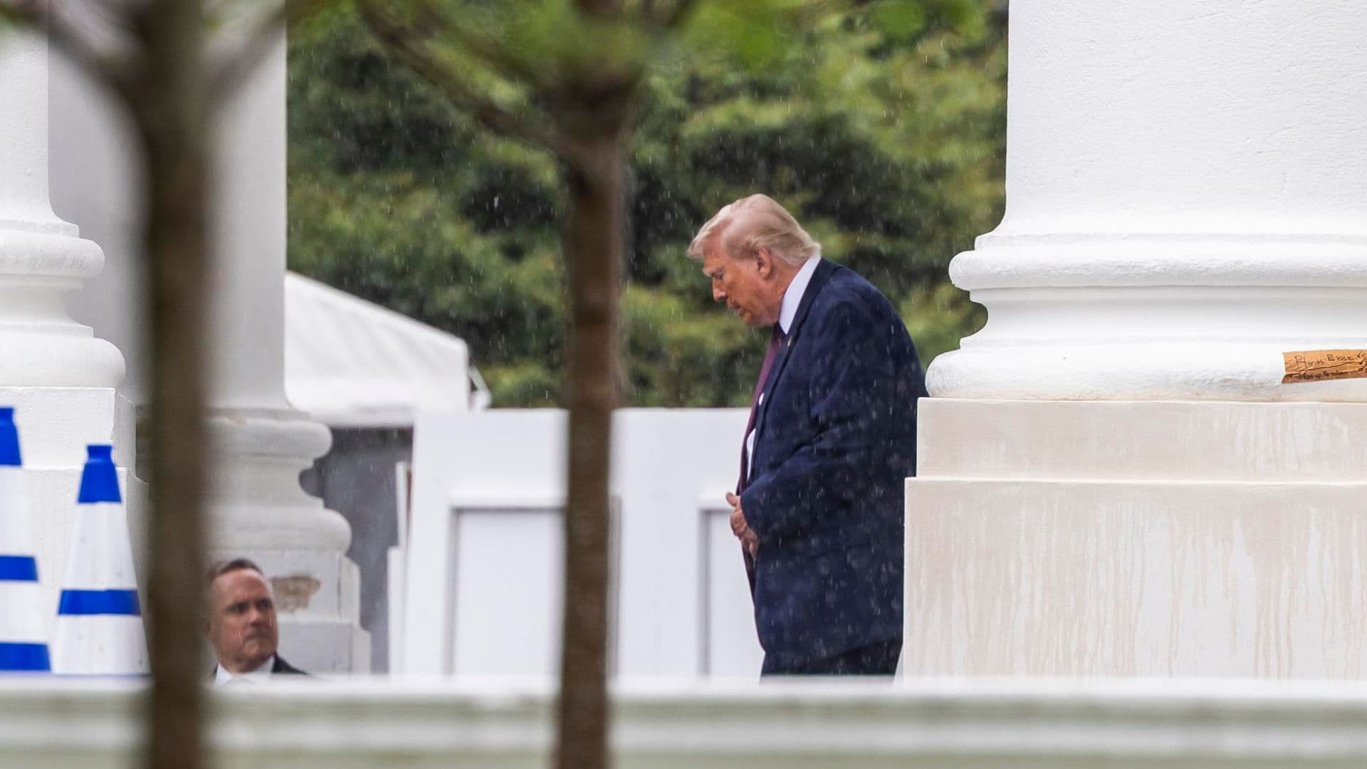 Trump Warns Iran He Will End Peace Talks if Hormuz Transit Fees Are Imposed