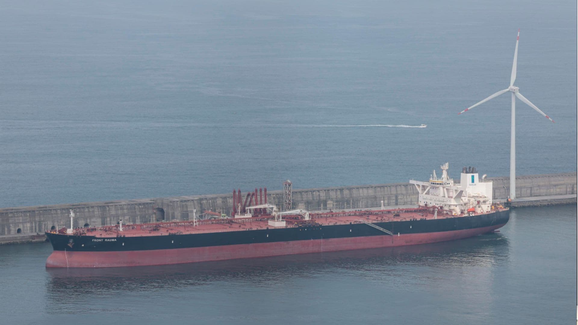 Oil Falls Below $71 as U.S. Eases Sanctions on Iranian Crude
