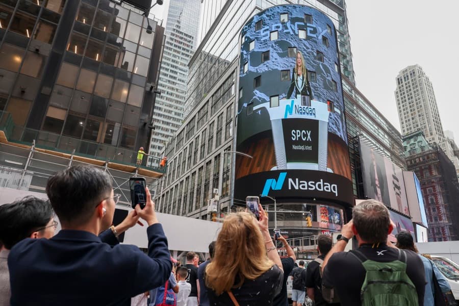 SpaceX Marks Two Months on the Stock Market, with Its Stock Back at Its Initial Public Offering Price