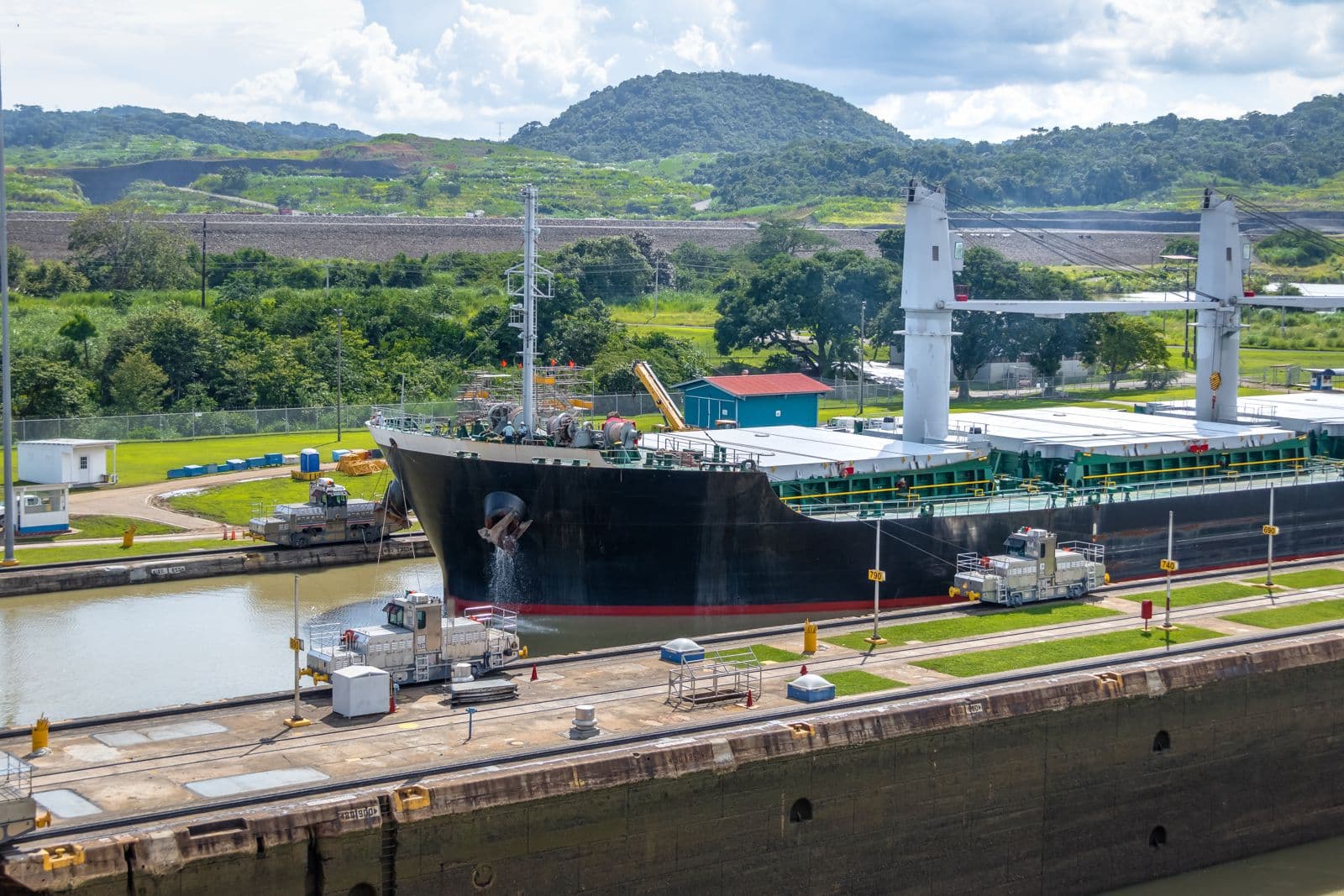 Panama Canal Last-Minute Crossing Costs Soar Above $1 Million Amid Middle East Crisis