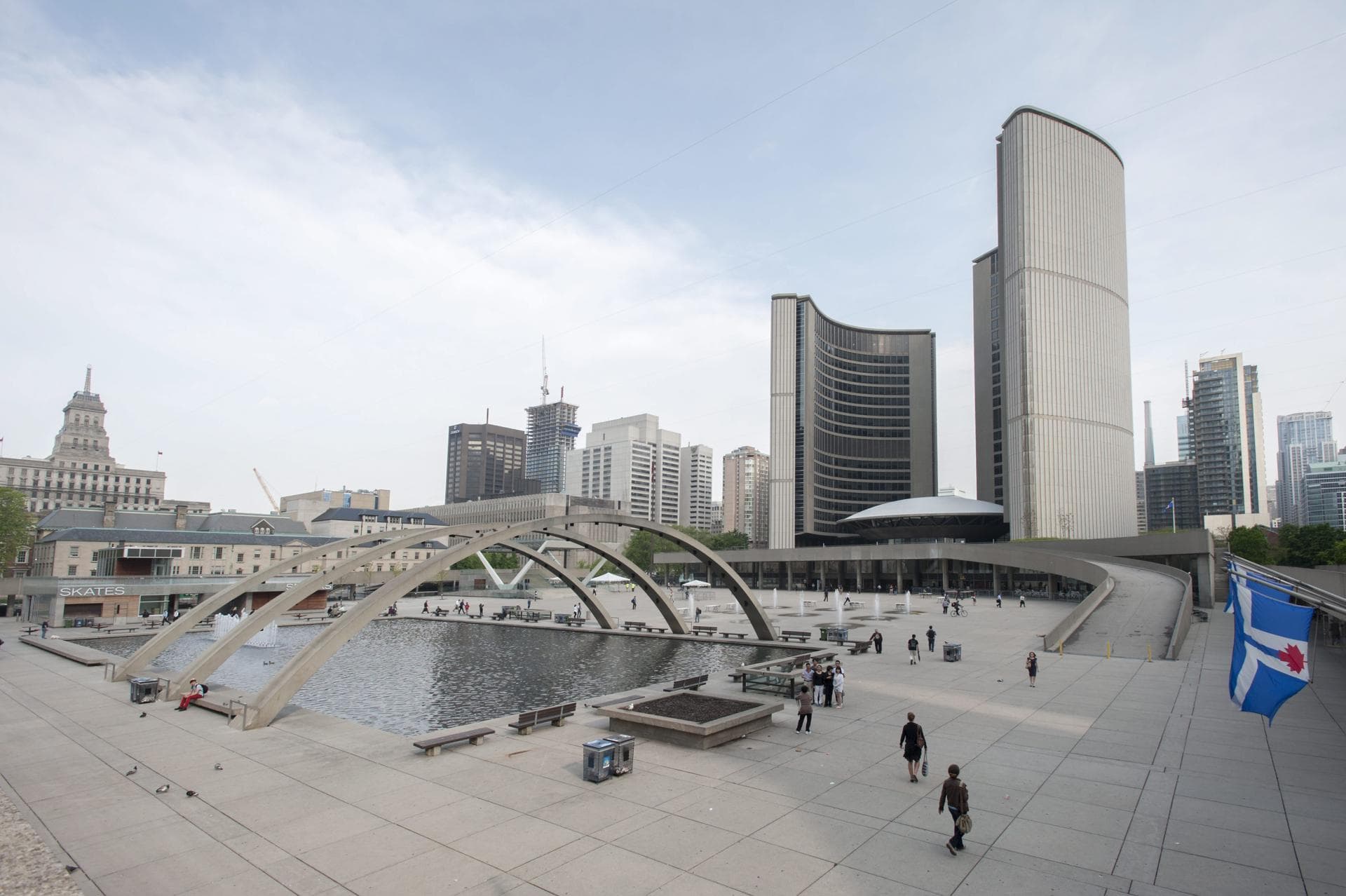 Americans flock to Canadian real estate sites amid U.S. political turmoil, hitting record highs in spring 2026
